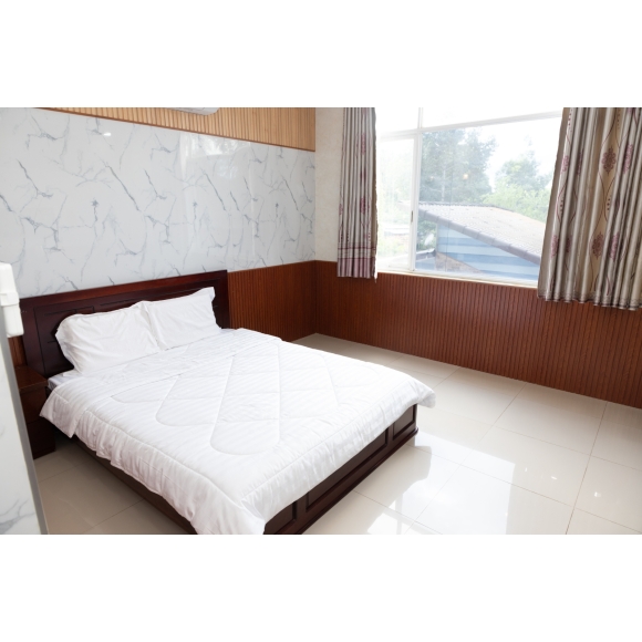 PHÒNG ĐƠN VIEW BAN CÔNG 25M² – THOÁNG MÁT & LÝ TƯỞNG NGHỈ DƯỠNG