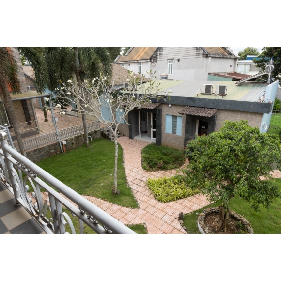 PHÒNG ĐƠN VIEW BAN CÔNG 25M² – THOÁNG MÁT & LÝ TƯỞNG NGHỈ DƯỠNG